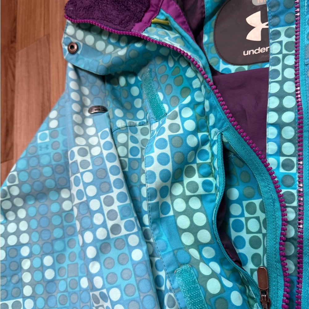 Under armor winter jacket medium - image 4